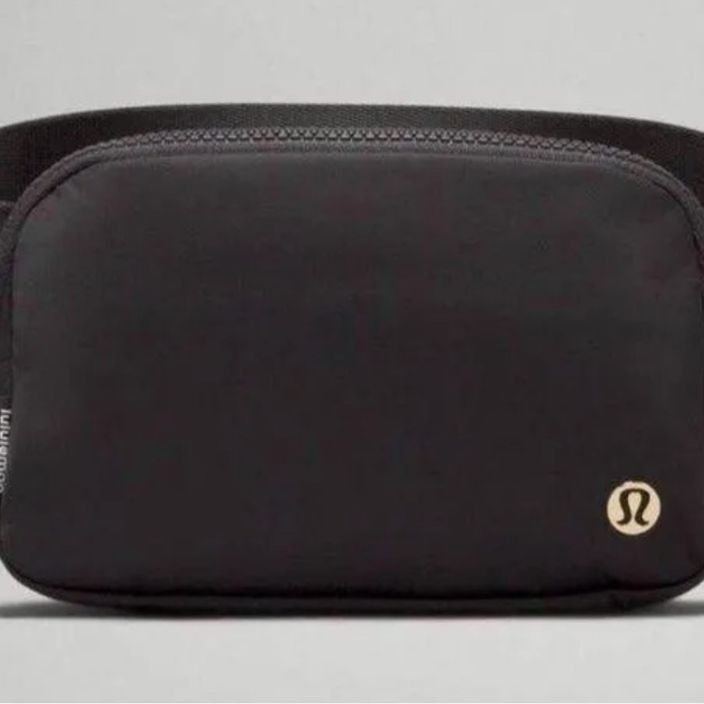 lululemon black & gold everywhere belt bag